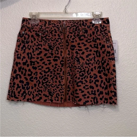 Free People We The Free Zip It Up Leopard Mini Skirt
Pineapple Combo NWT. - Picture 3 of 11